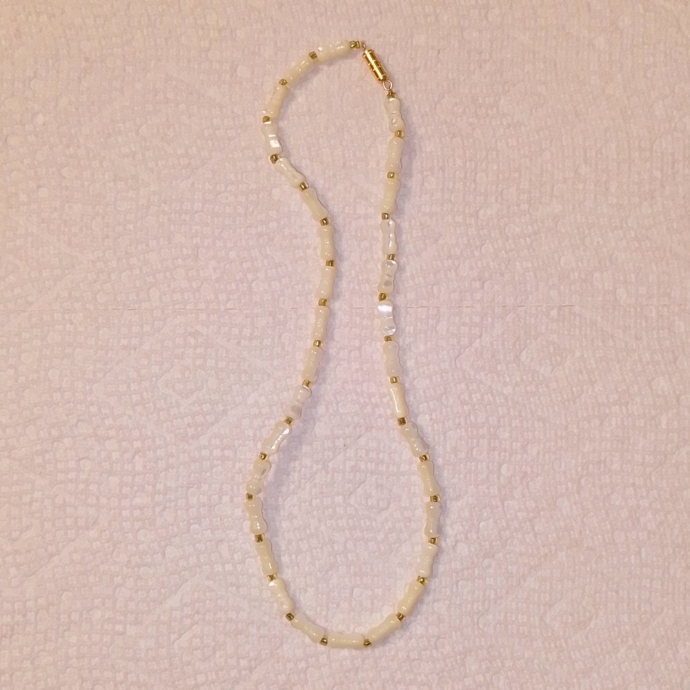 *3/$12* New NWOT Shell Choker Necklace Summer